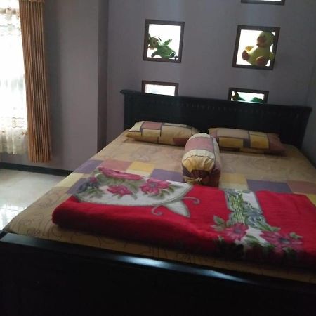 Villa Trijaya Batu  Esterno foto