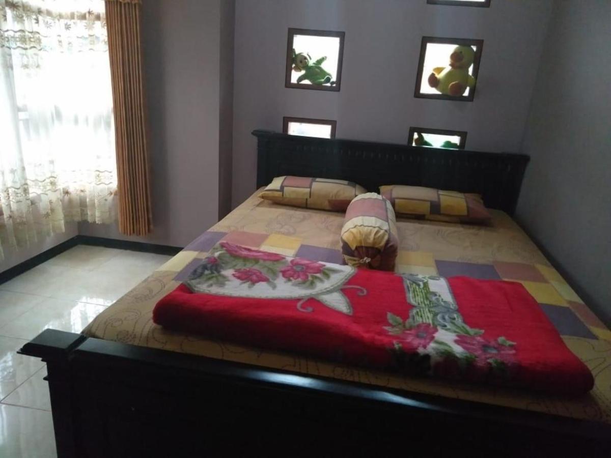 Villa Trijaya Batu  Esterno foto