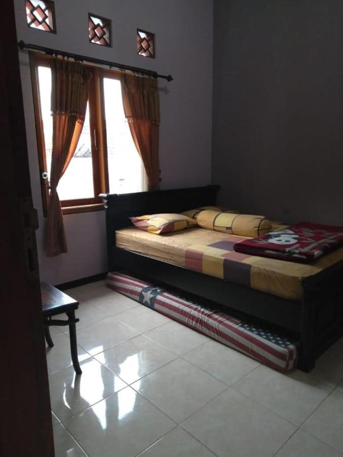 Villa Trijaya Batu  Esterno foto