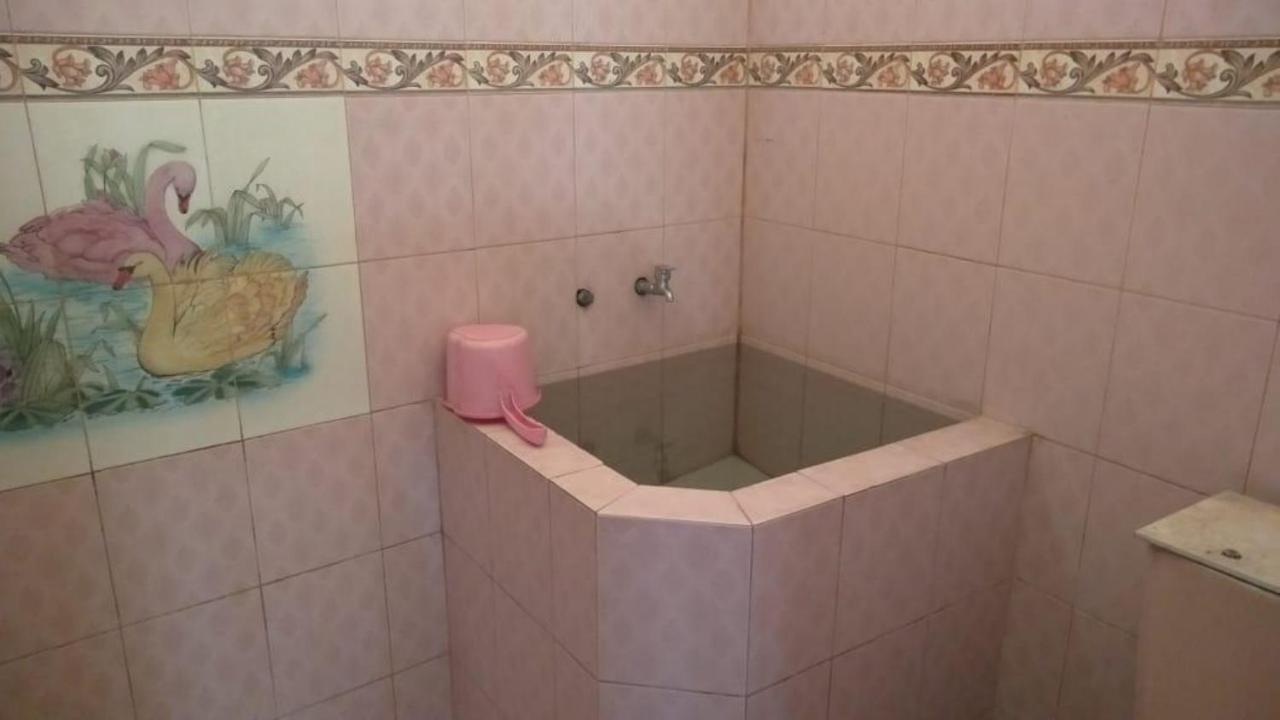 Villa Trijaya Batu  Esterno foto